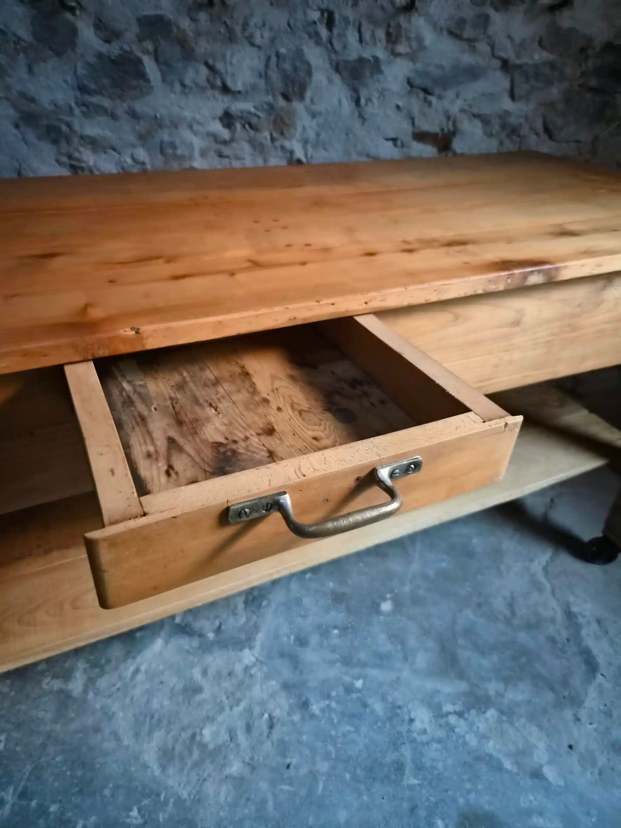 Îlot de cuisine ancien en bois de cerisier avec 3 tiroirs