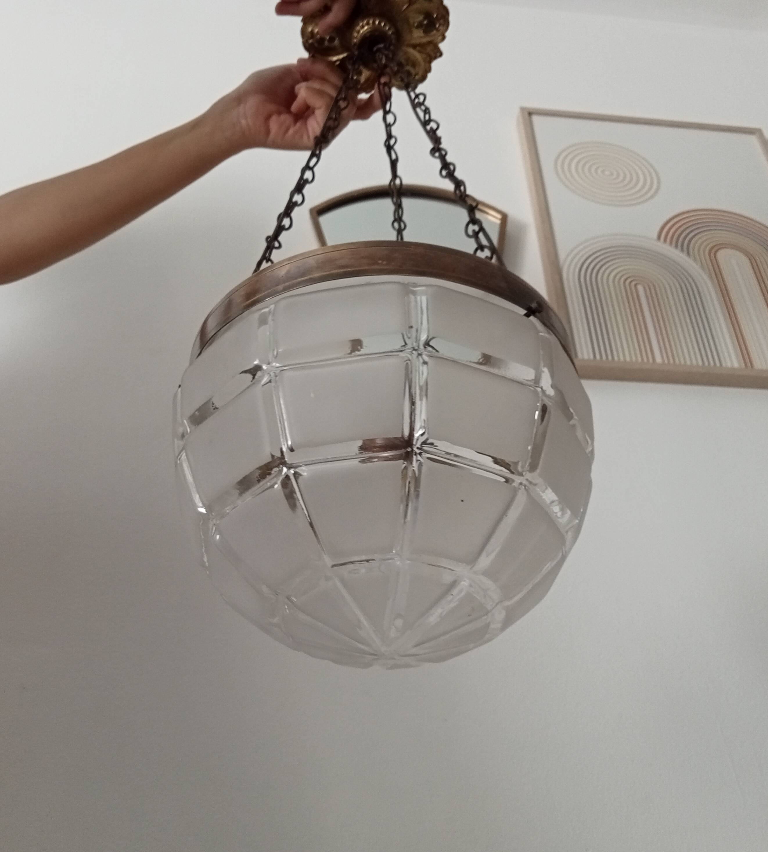 Vintage suspension light from the 1920s/1930s.