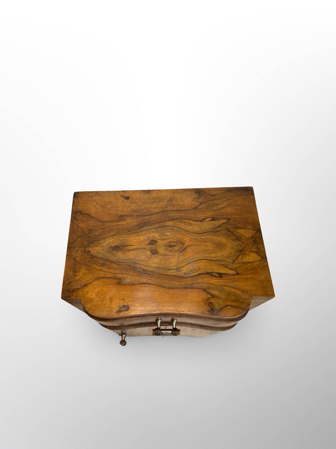 Tables de chevet Art déco italiennes en ronce de noyer, années 1930.