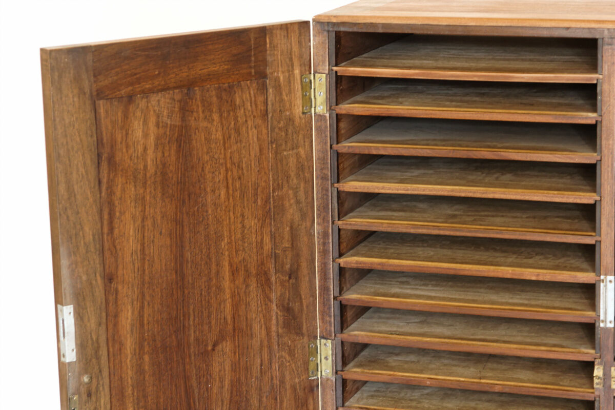 Art Deco binder, two doors