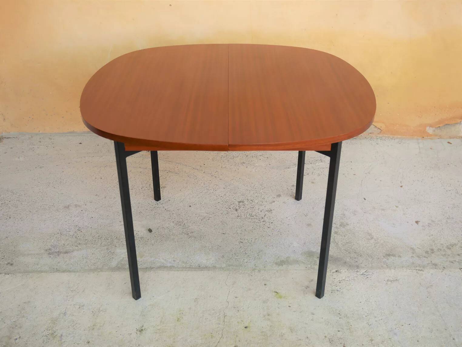 Vintage extendable dining table by Pierre Guariche