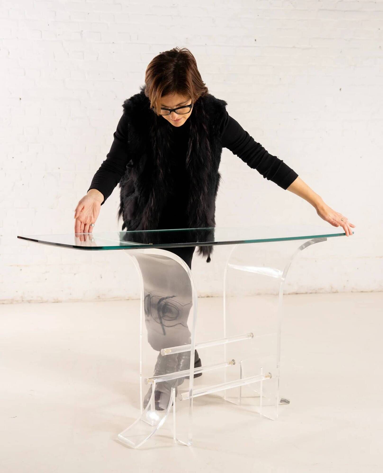 GLASS & PLEXI CONSOLE