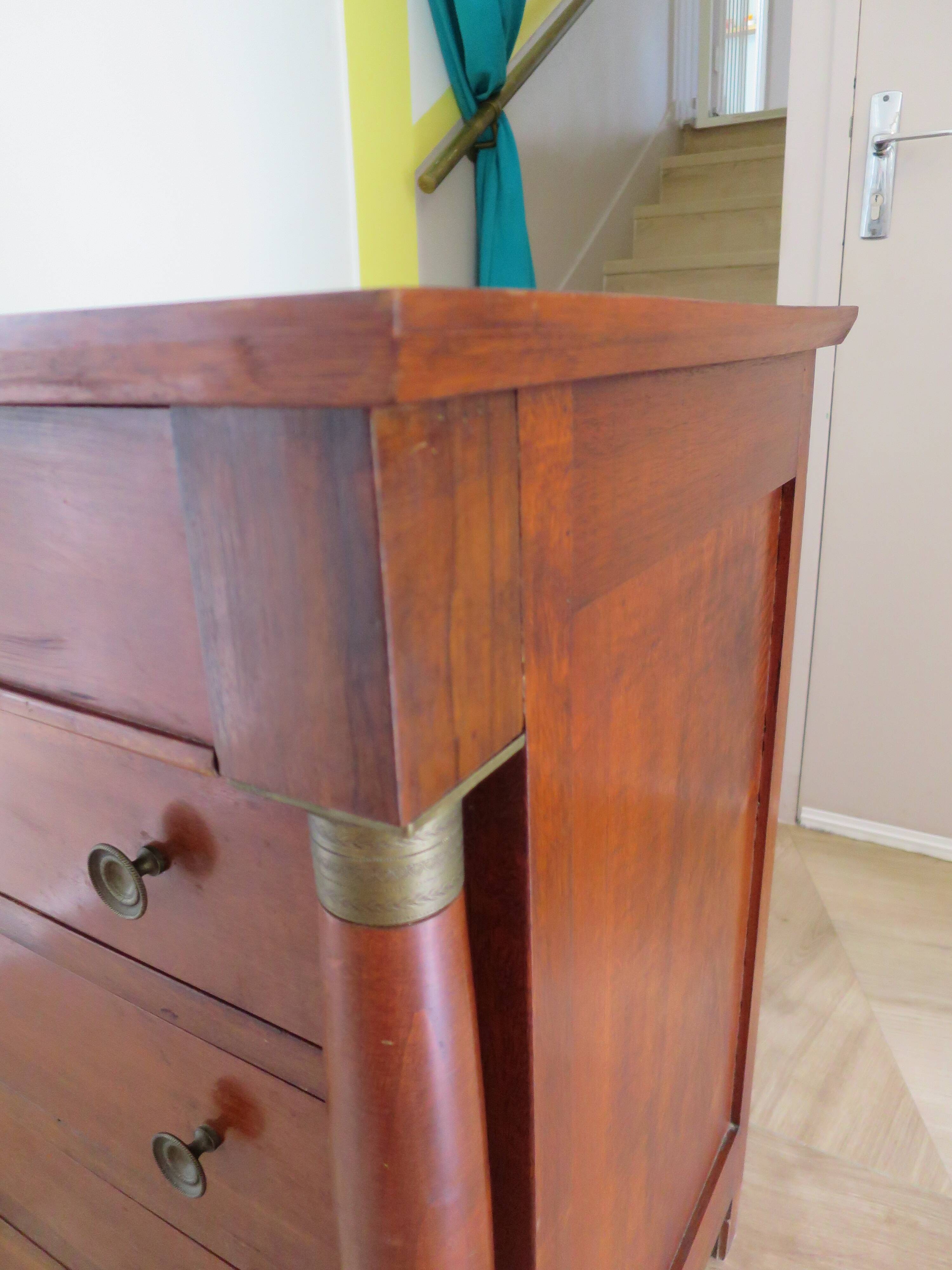 4-drawer chest of drawers - empire style - with detached columns - mahogany-bronze stain