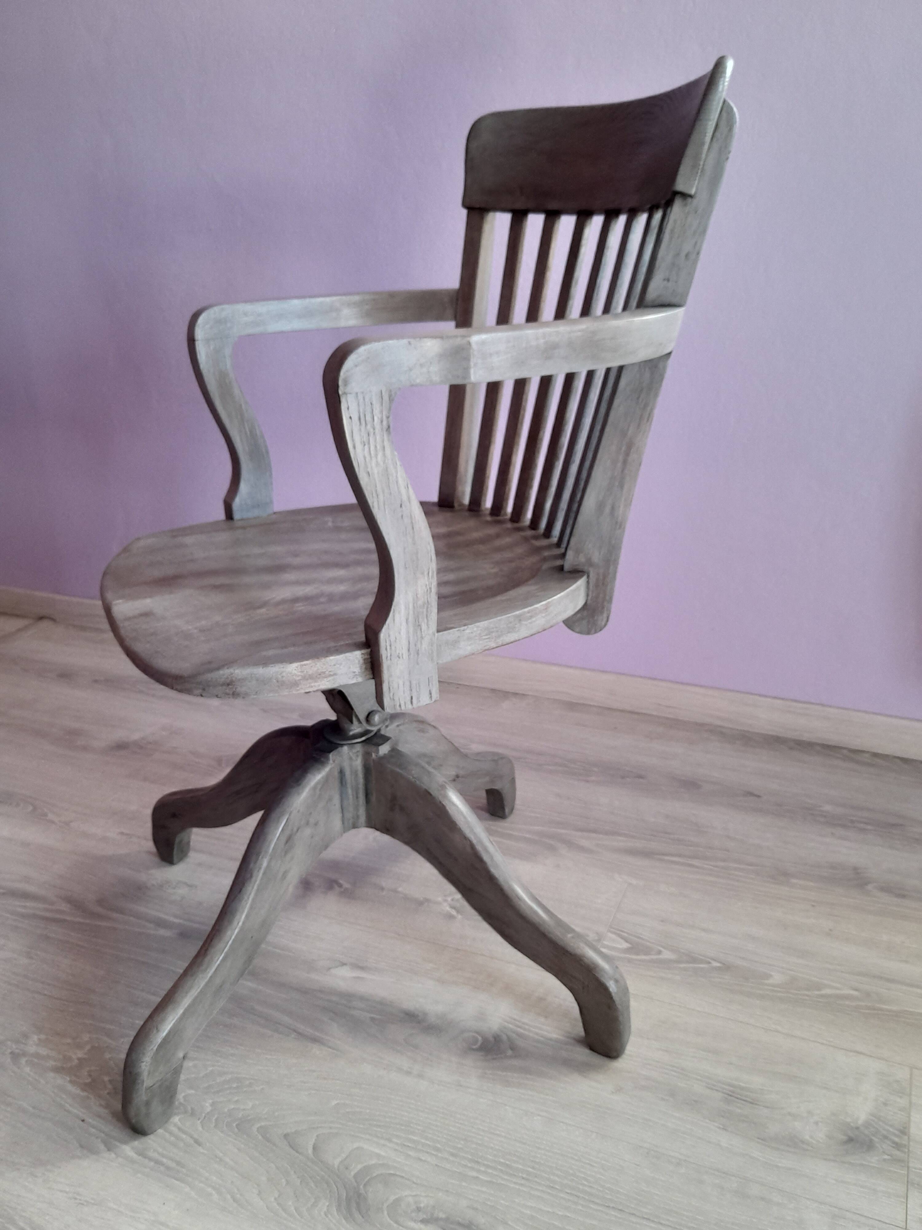 Swivel office chair in gray lacquered wood