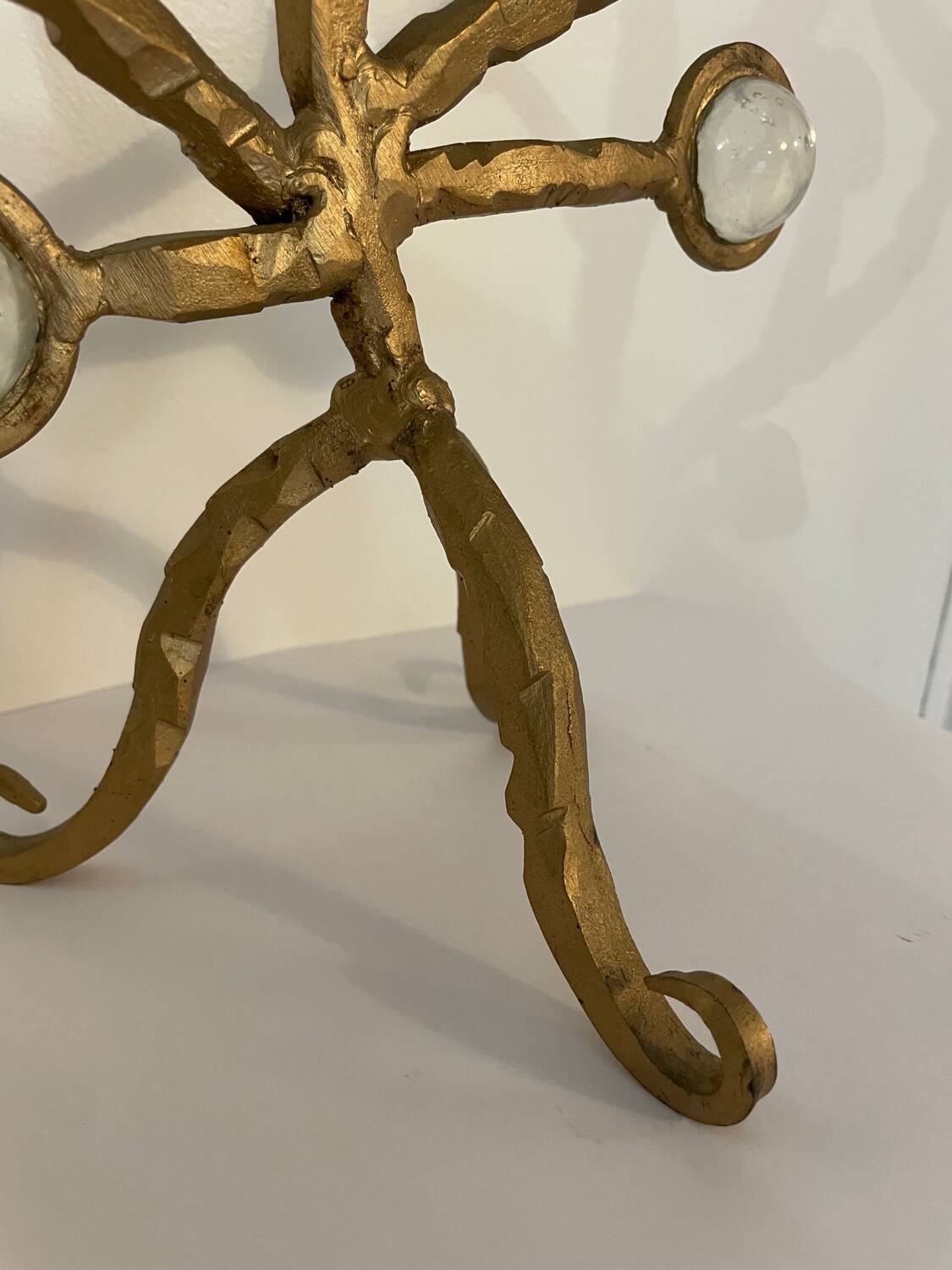 Candelabre en fer forgé et verre XXe