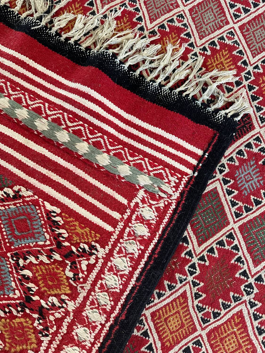 Handmade kilim rug 140x235