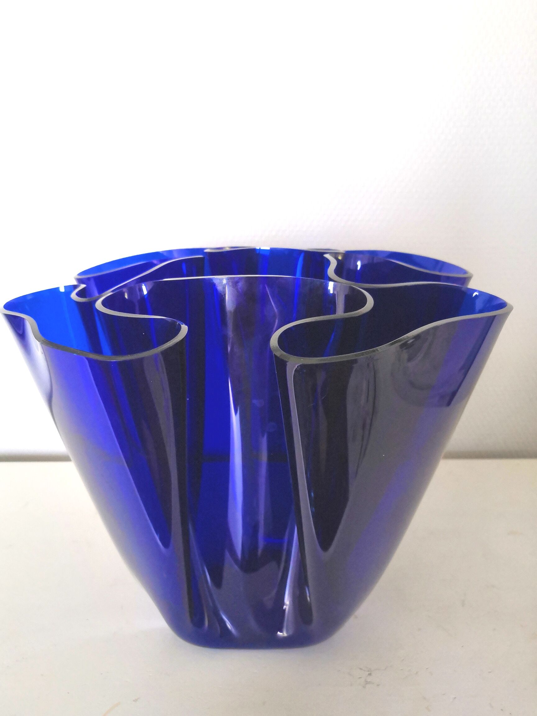 Blue handkerchief vase in plexiglass 70s