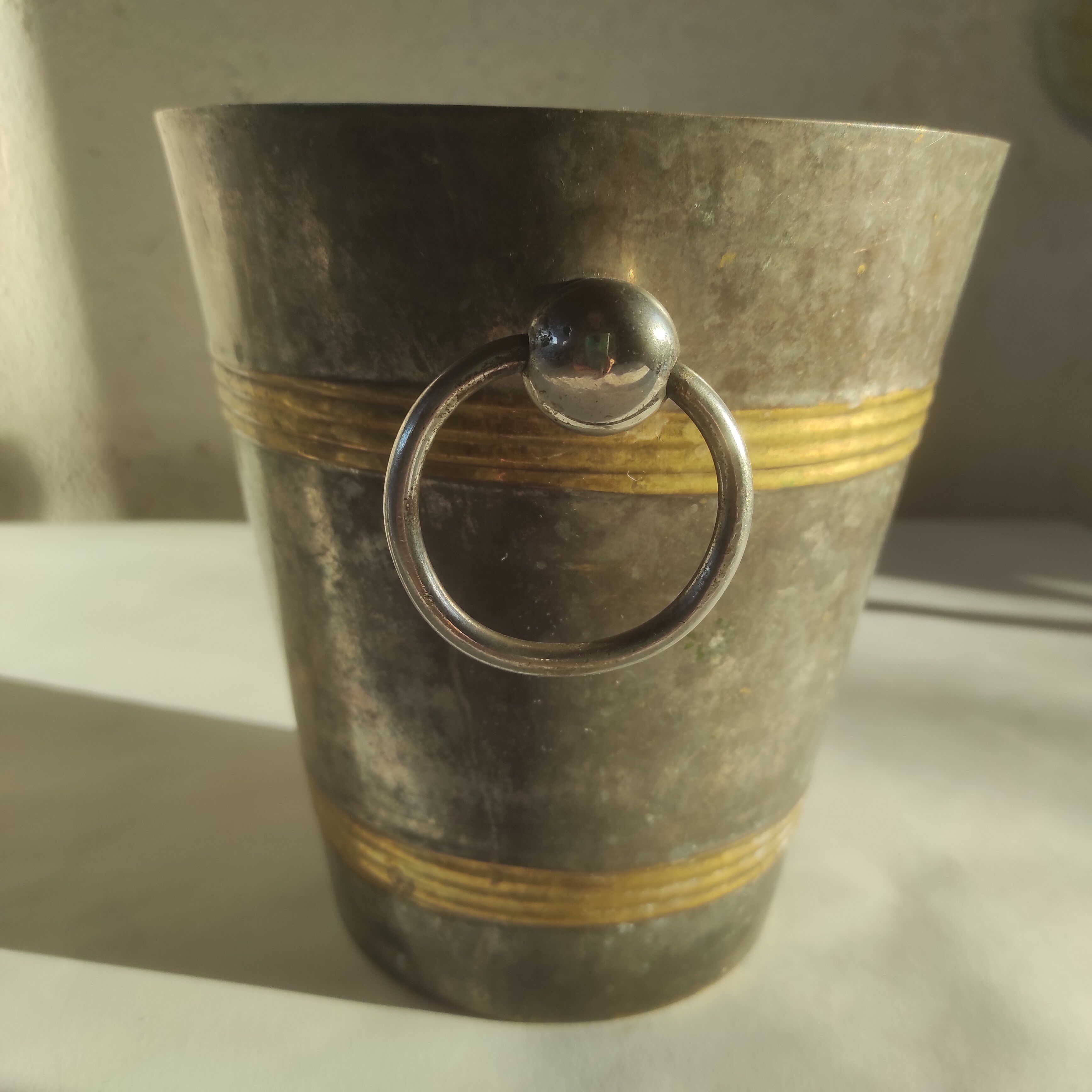 Champagne bucket in silver metal and brass