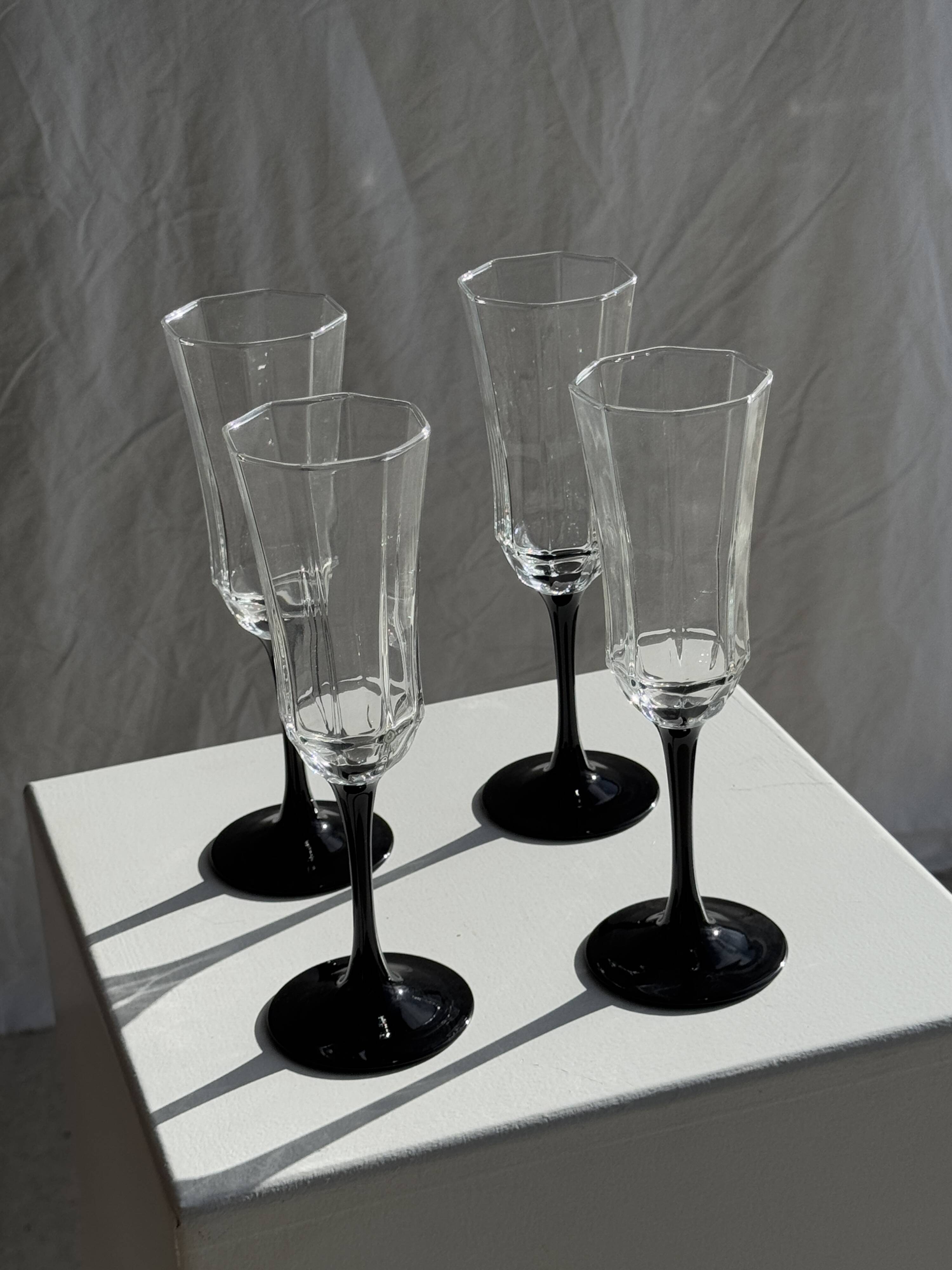 4 large Luminarc Octime vintage octagonal champagne flutes with black foot