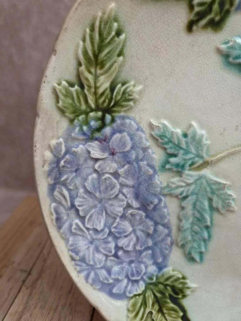 Antique majolica plate – Raised decoration of mauve hydrangeas – Art Nouveau