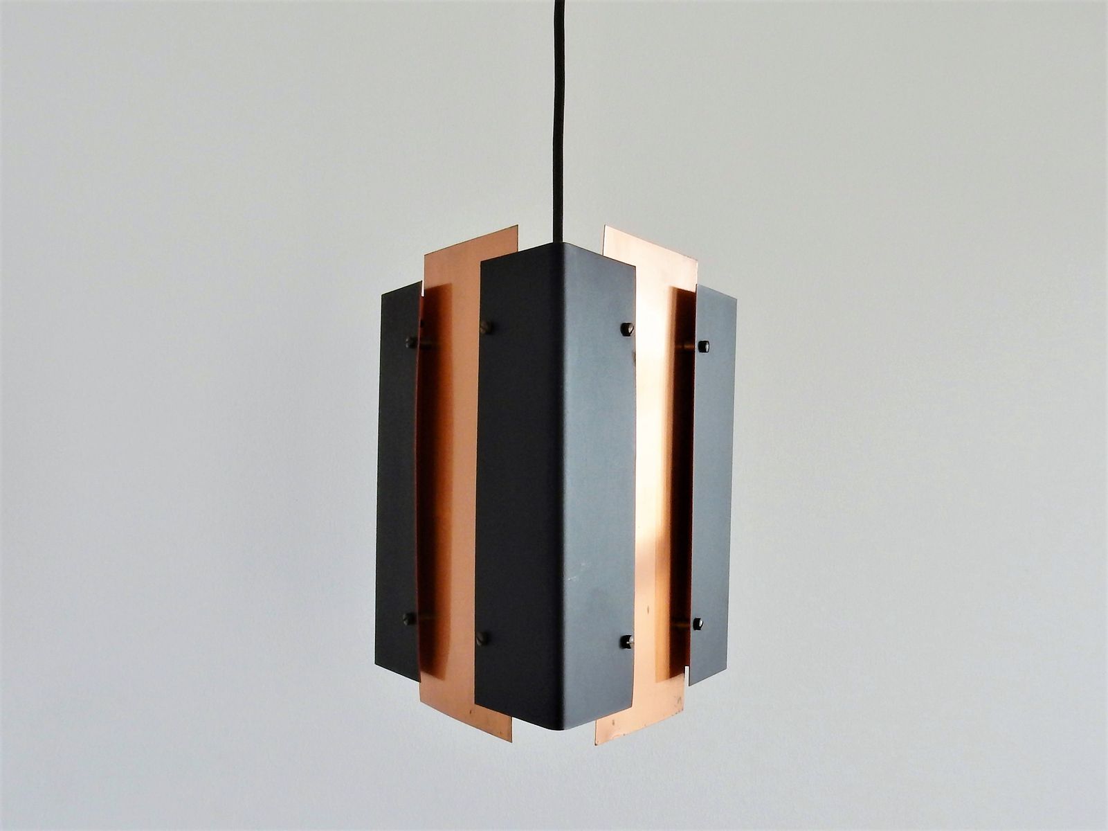 Vintage copper triangulire suspension