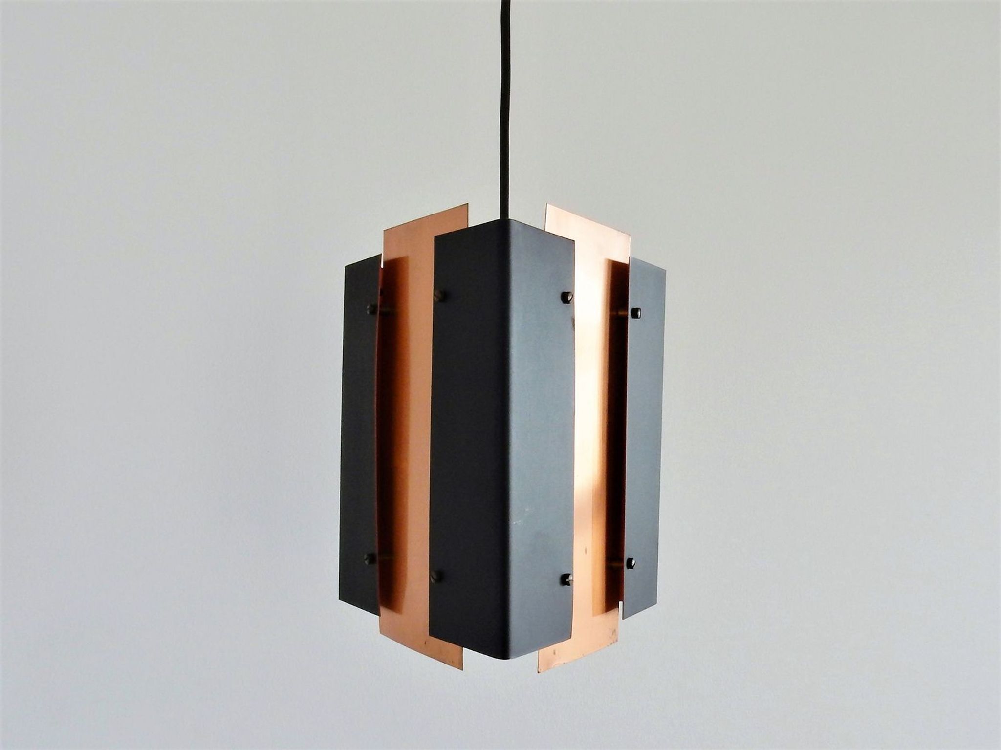 Suspension vintage triangulire en cuivre