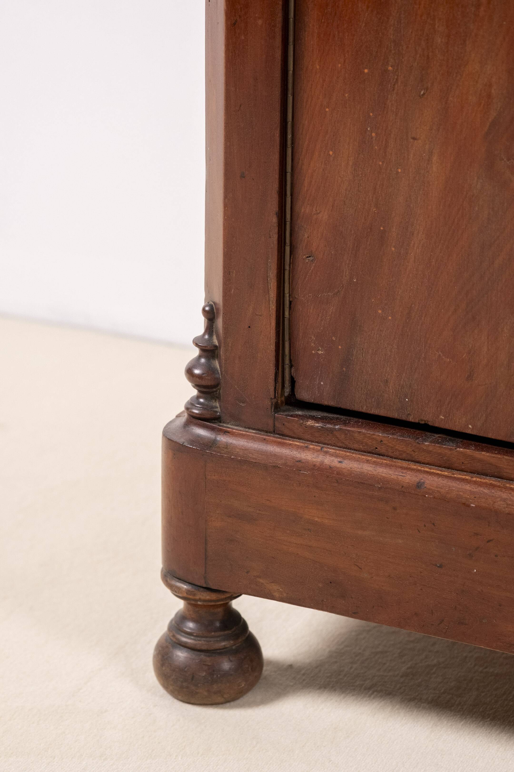 Cabinet Louis Philippe en acajou fabriqué en Belgique