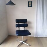 Set of 4 1970s hairdresser chairs in Space Age style.