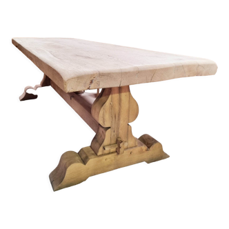 Farmhouse table