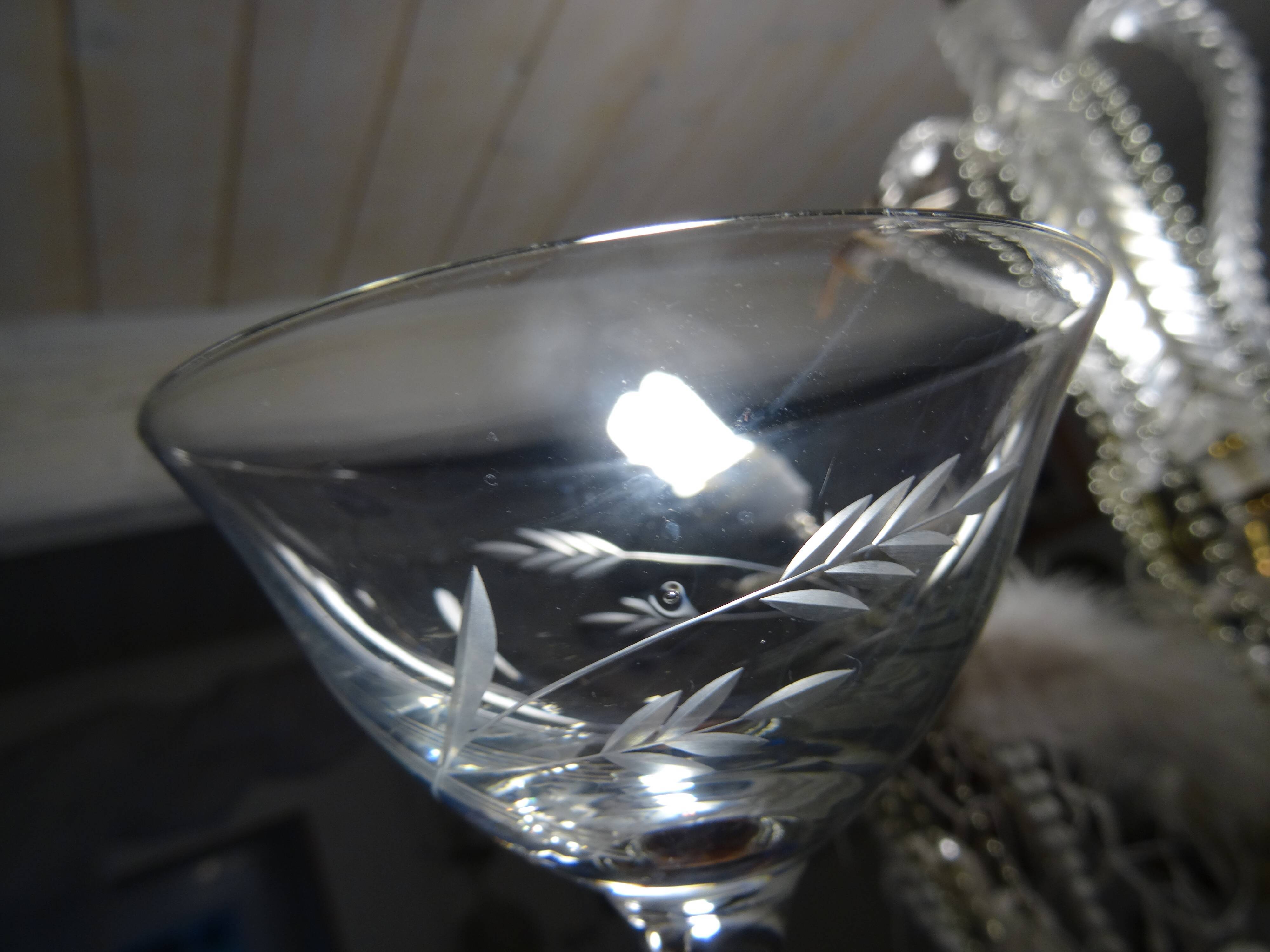 Set of 10 crystal champagne cups