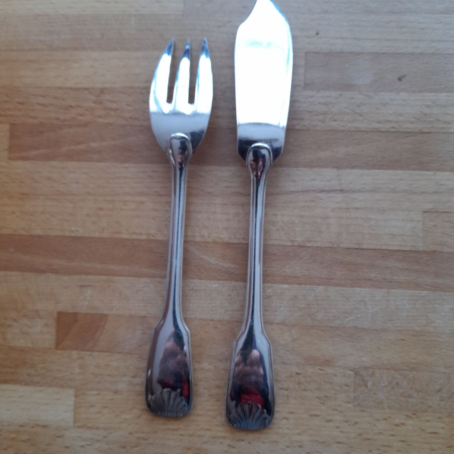 26-piece silver-plated fish set and serving cutlery