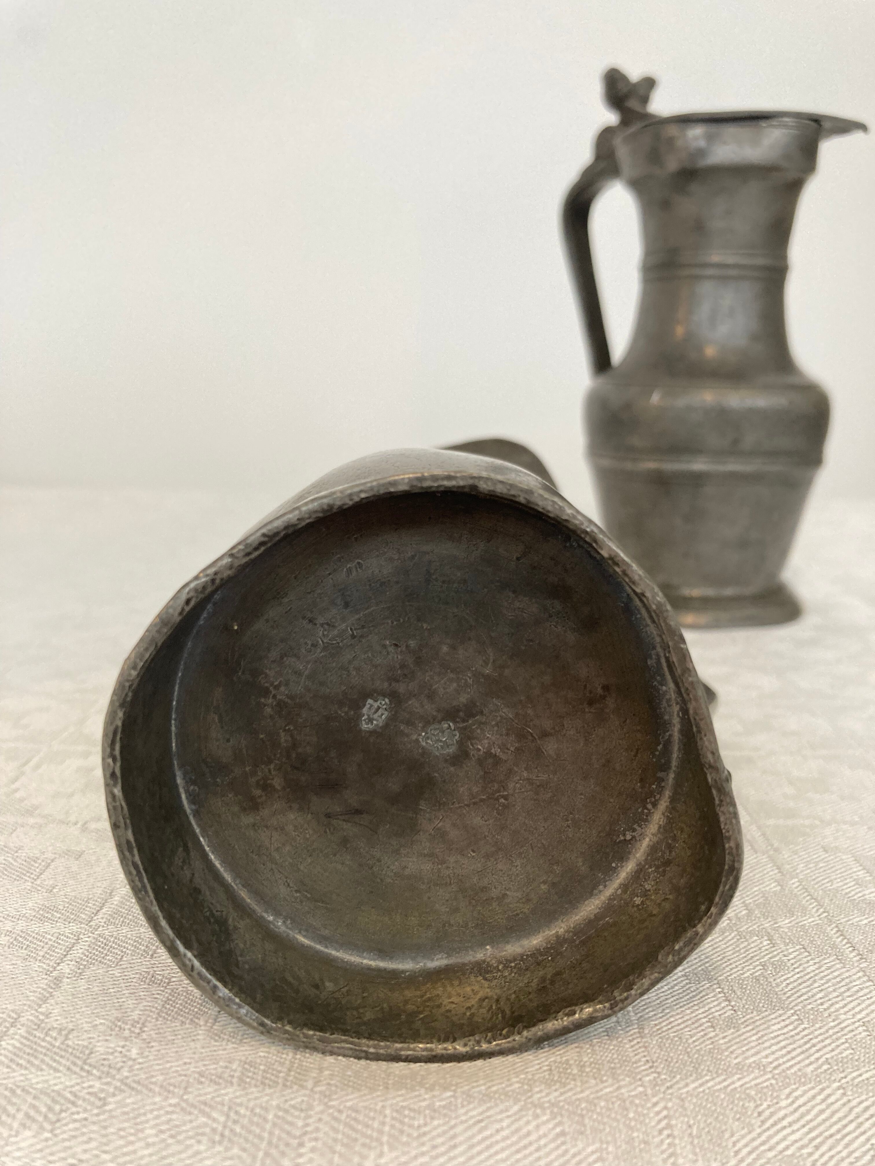 Pair of wine pitchers in pewter XVIIIth date 1753