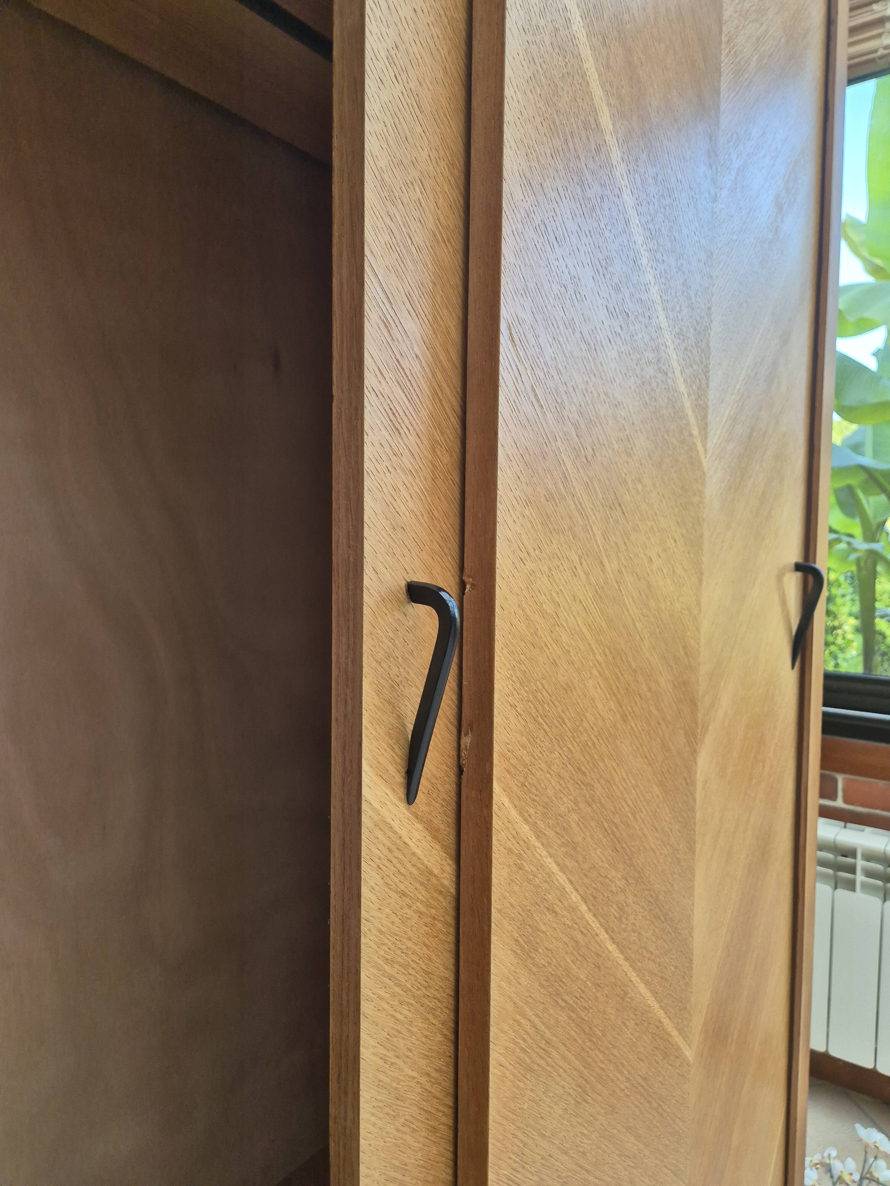 Armoire vintage