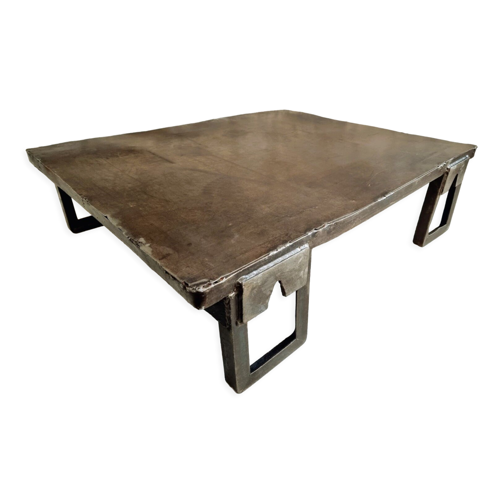 Industrial coffee table steel pallet table