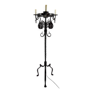 Important lampadaire en fer forgé à décor de dragons, Italie, vers 1900