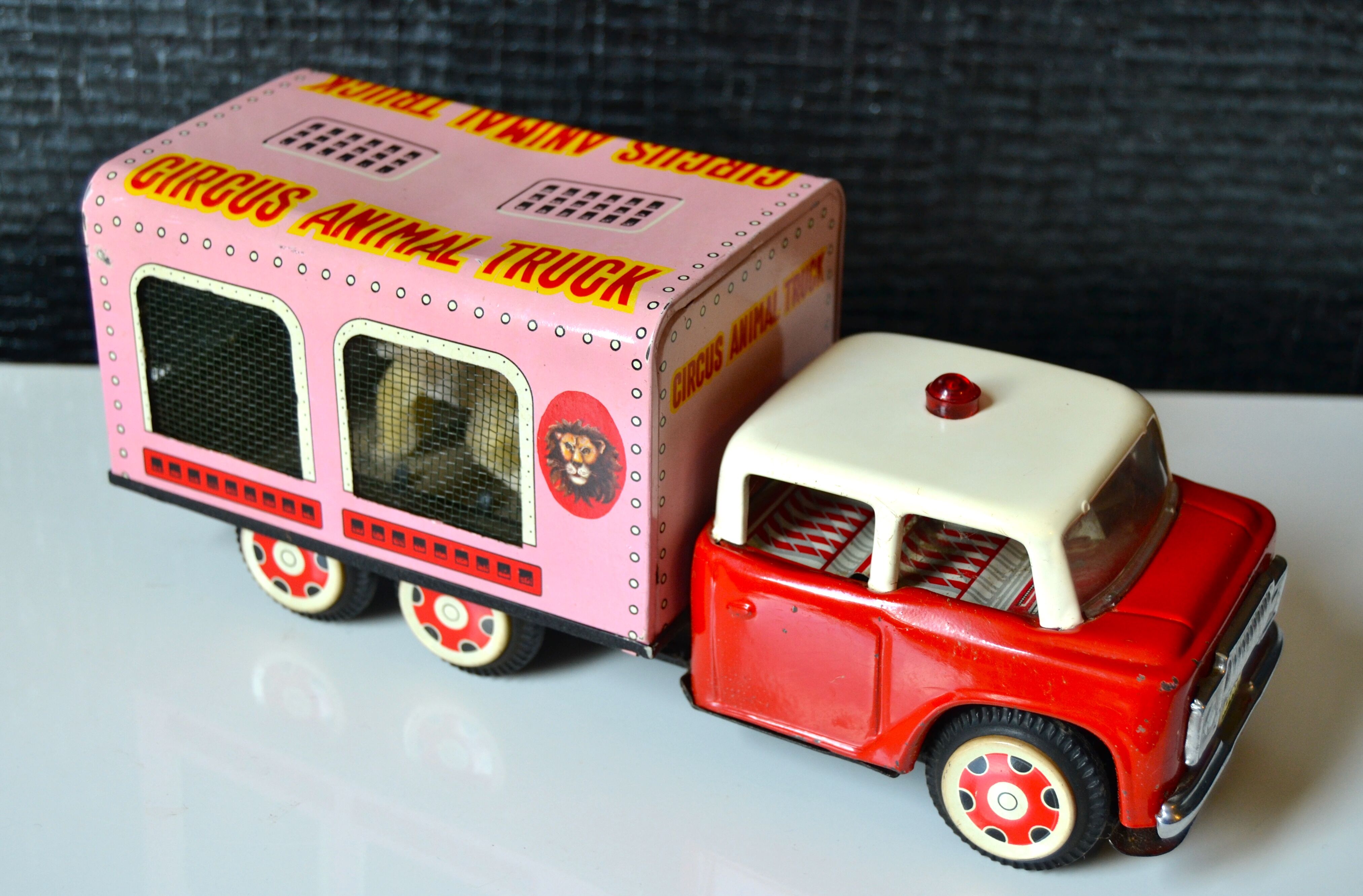 Circus animal truck, MF 782, friction, Vintage