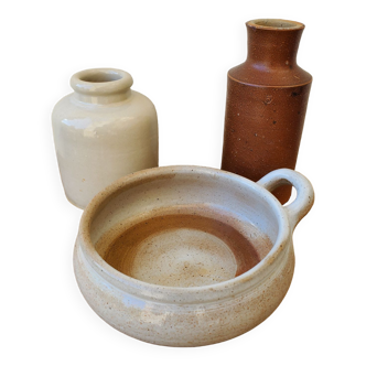 3 stoneware pots