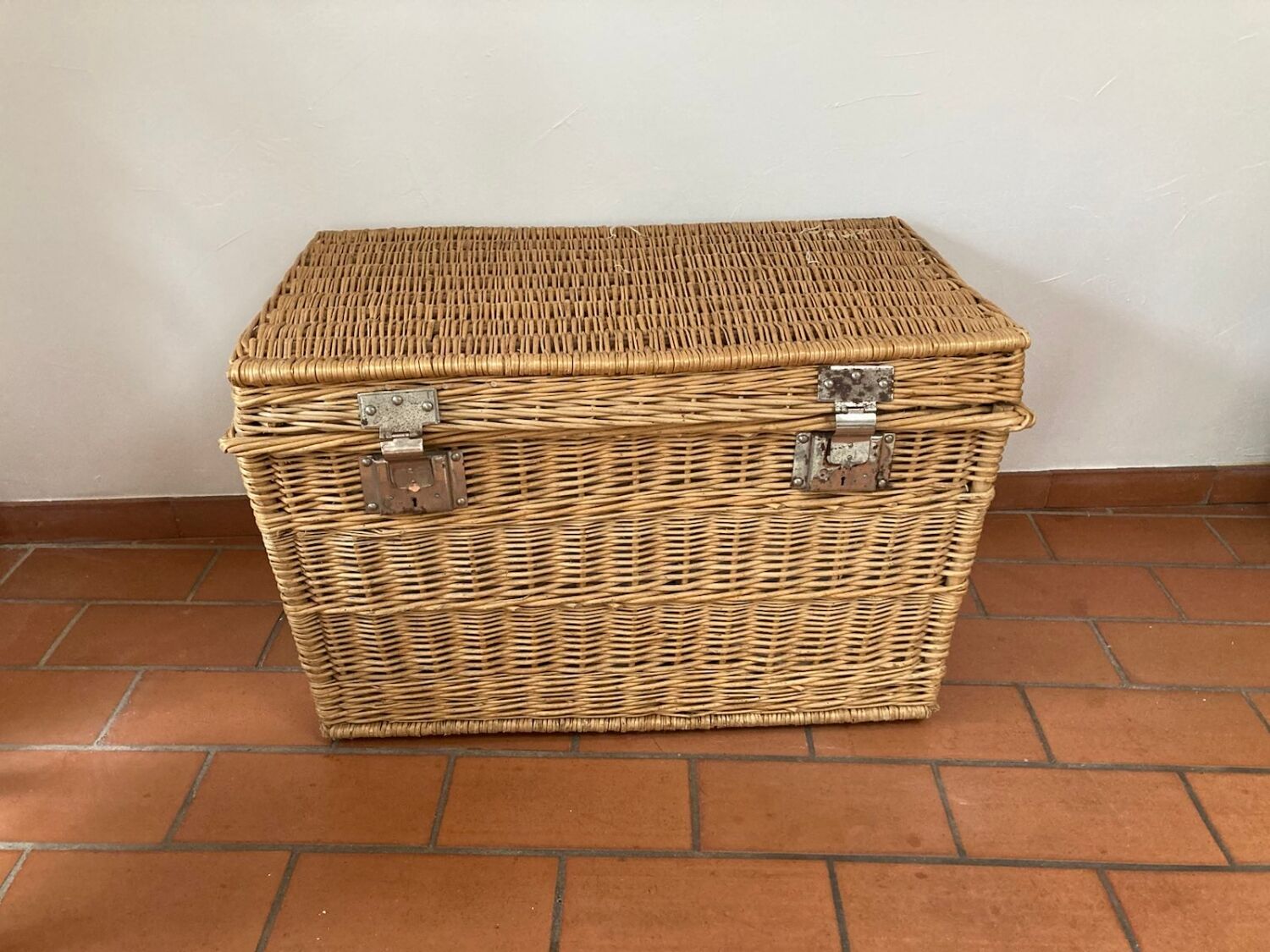 Large wicker/rattan trunk