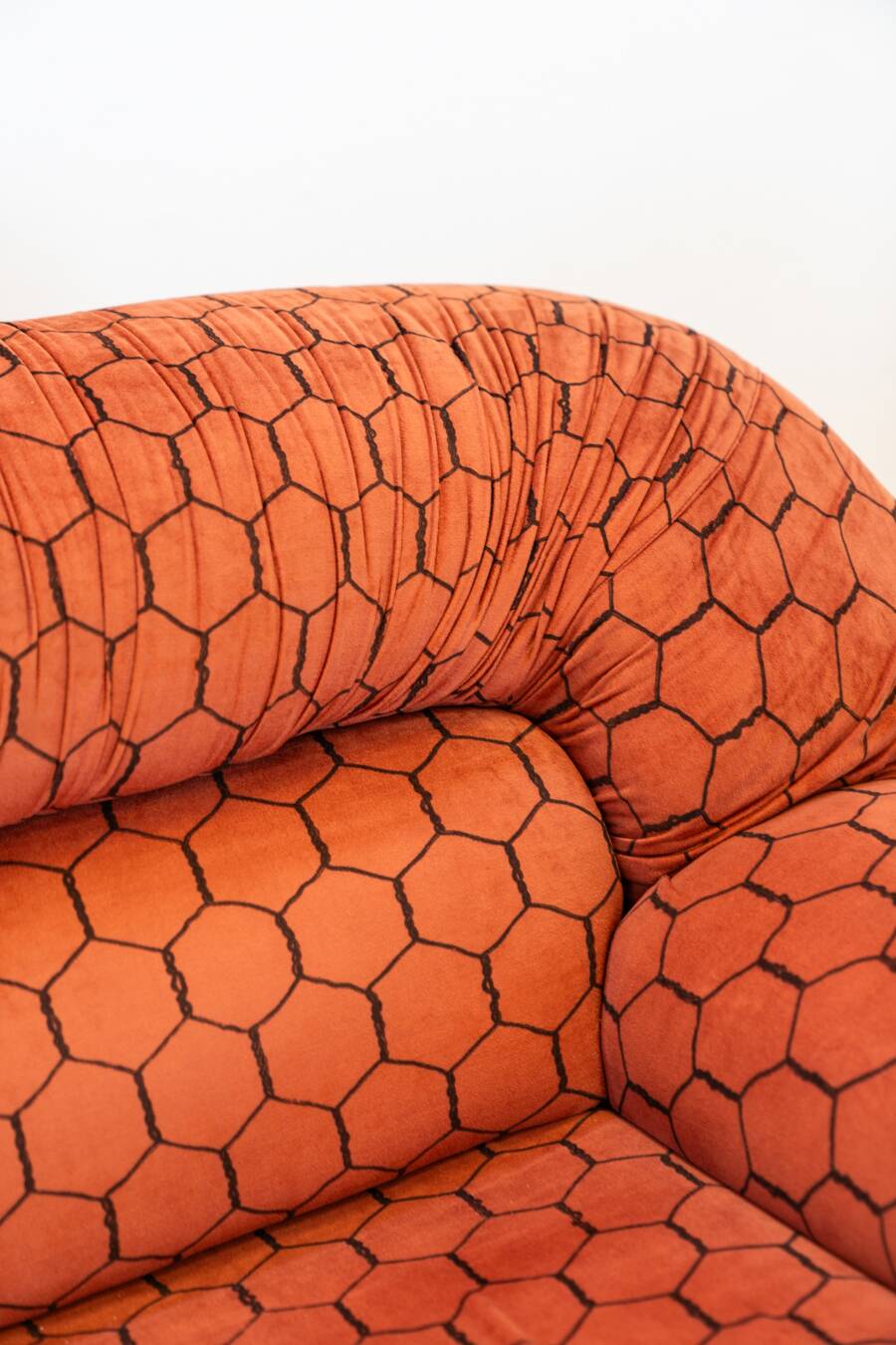 Vintage living room, club style, composed of a 3-seater sofa and 2 armchairs, 1970s