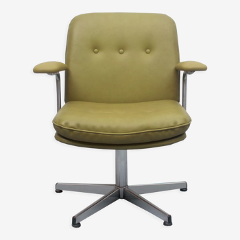 1970s swivel chair in olivegreen