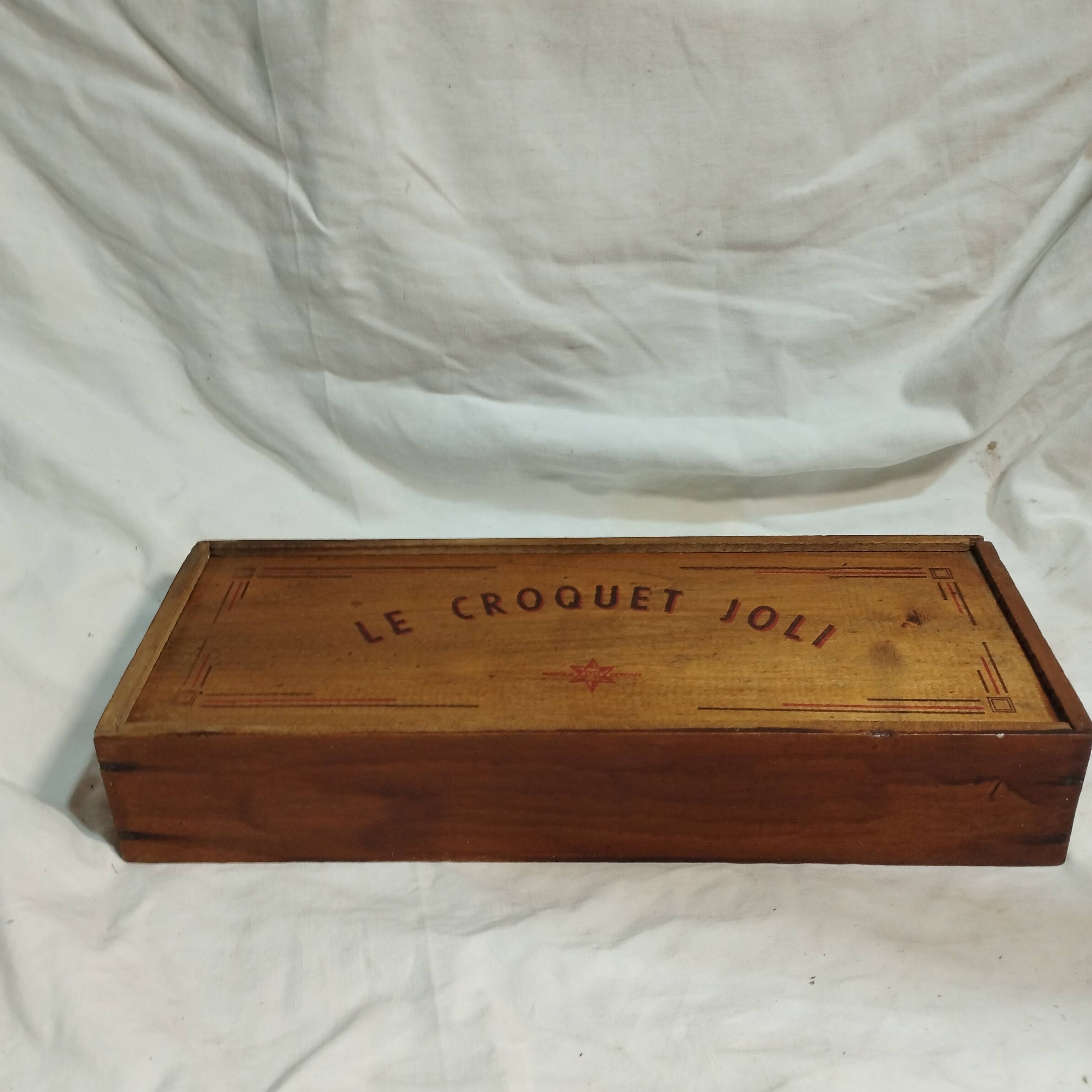 old wooden parlor croquet game "le croquet joli" in its box