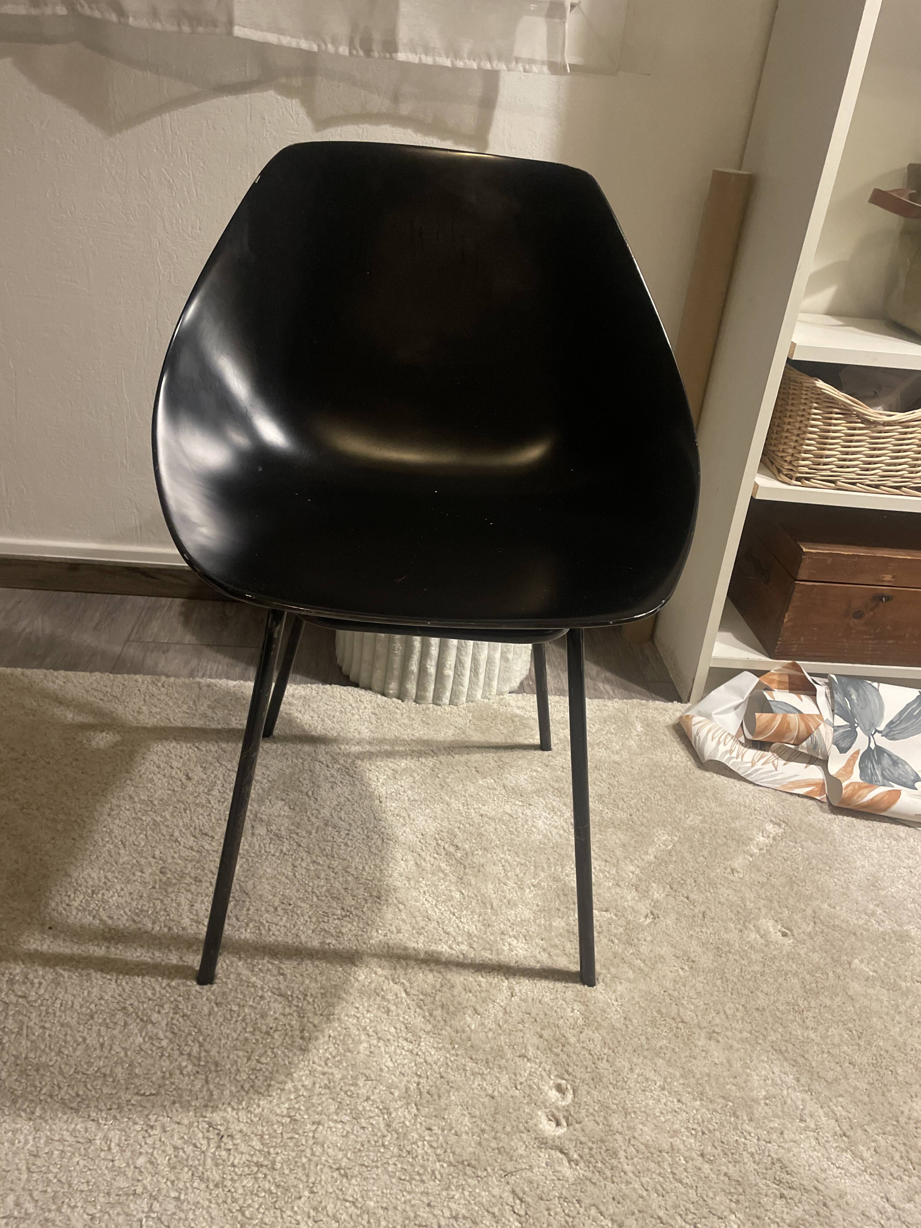 3 Shell chairs Pierre Guariche – Reissue Maisons du Monde – Black