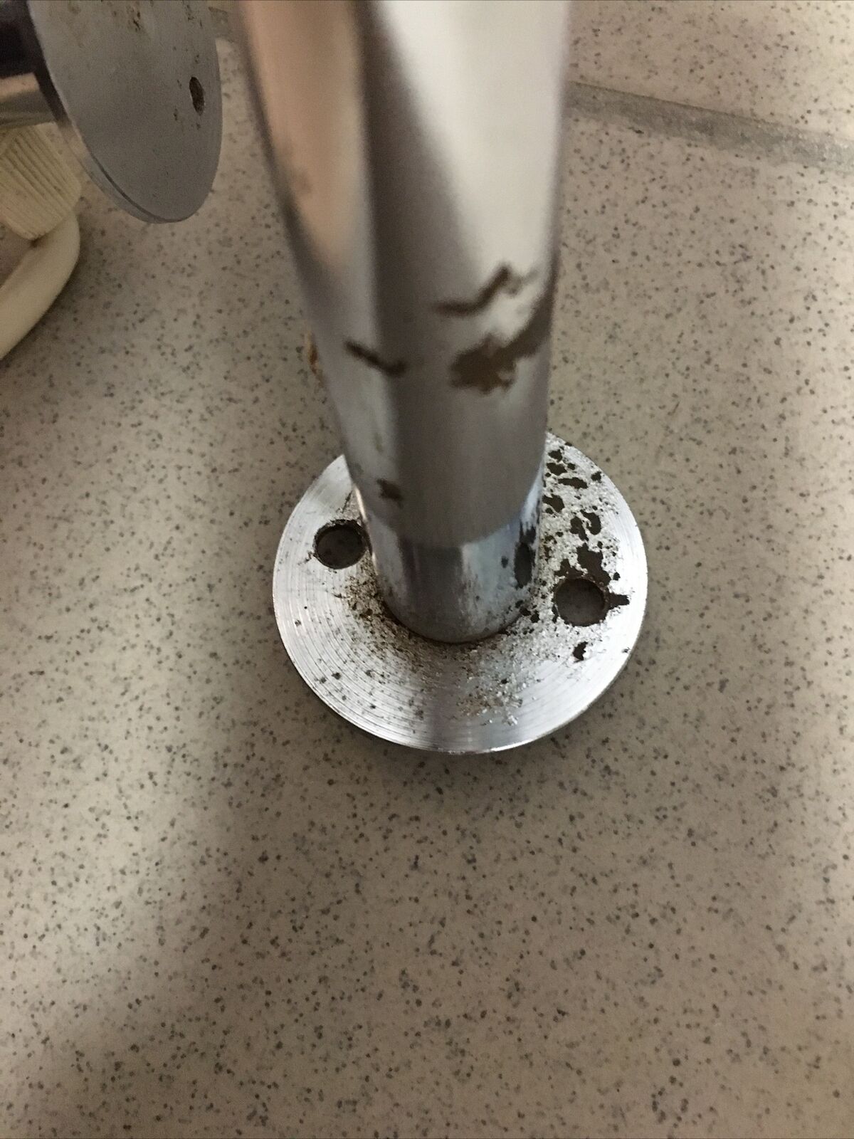 Old chrome Jumo lamp to be fixed with flexible