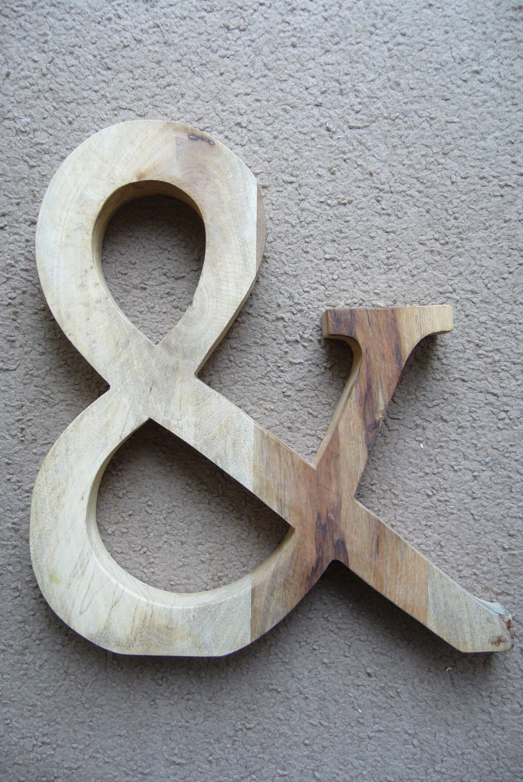 Letter Esperluette solid wood