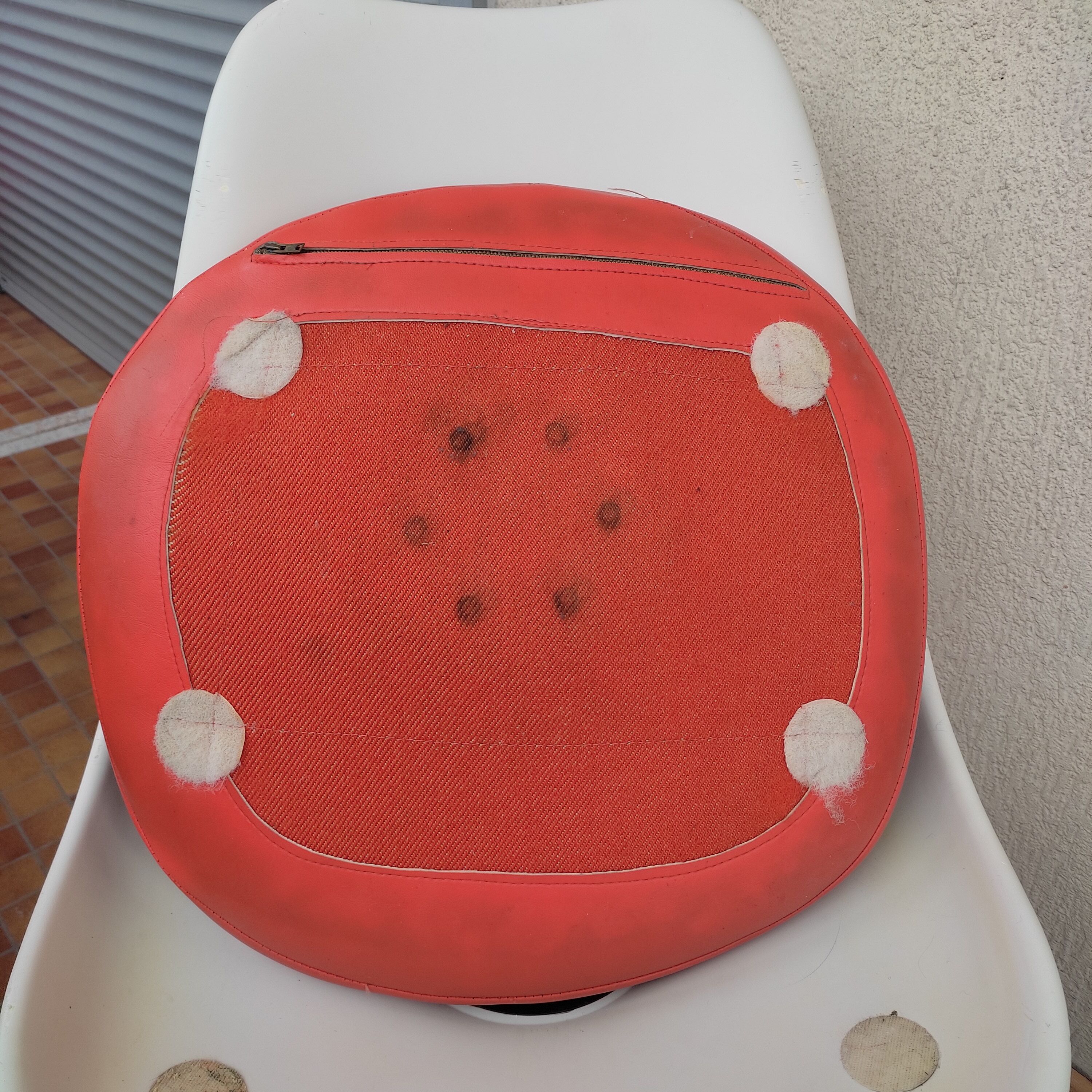 Vintage tulip chair by Eero Saarinen for Knoll