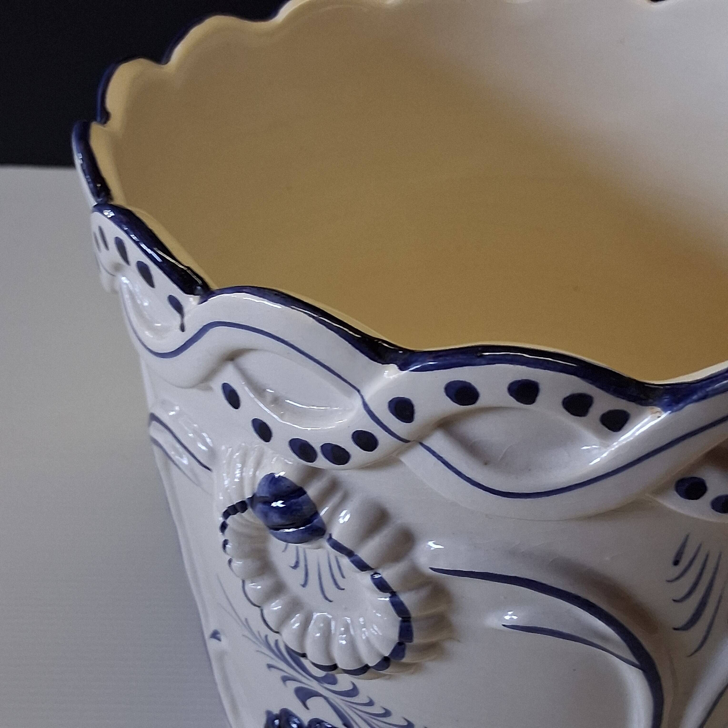 Very nice blue ceramic pot in good condition.