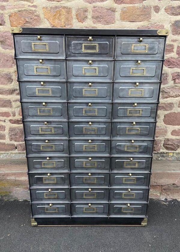 Meuble d'Archivage industriel 30 clapets Strafor 1920s