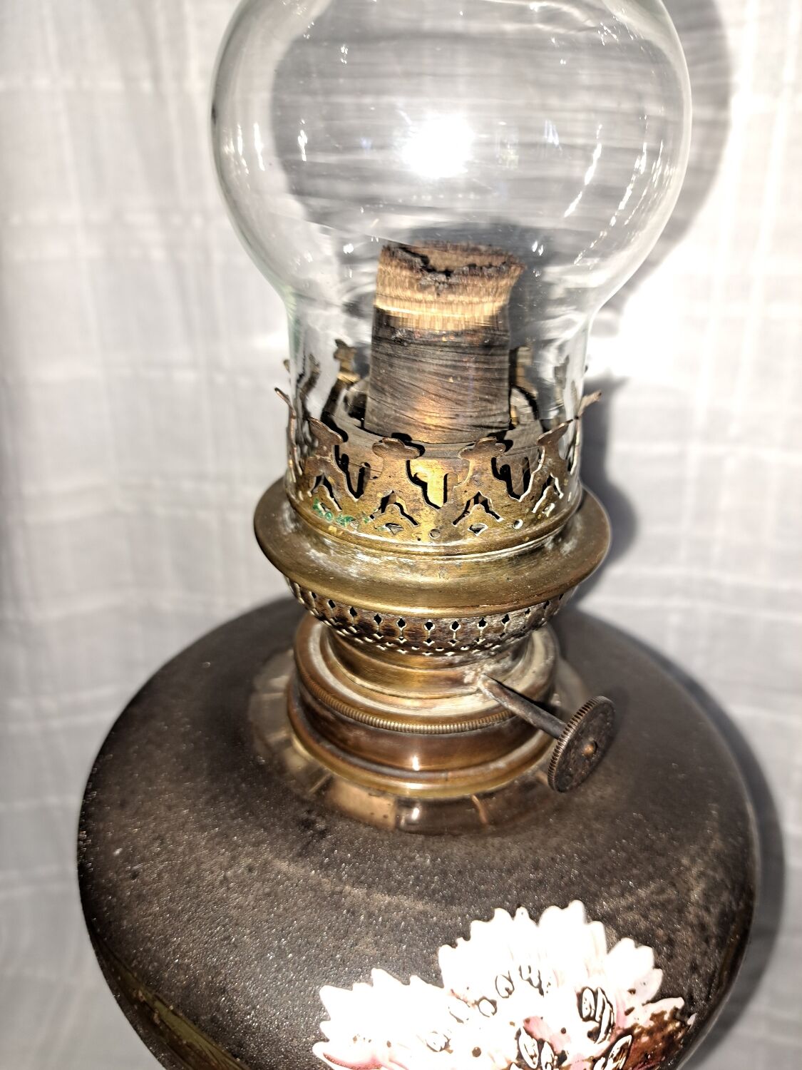 Art deco oil lamp