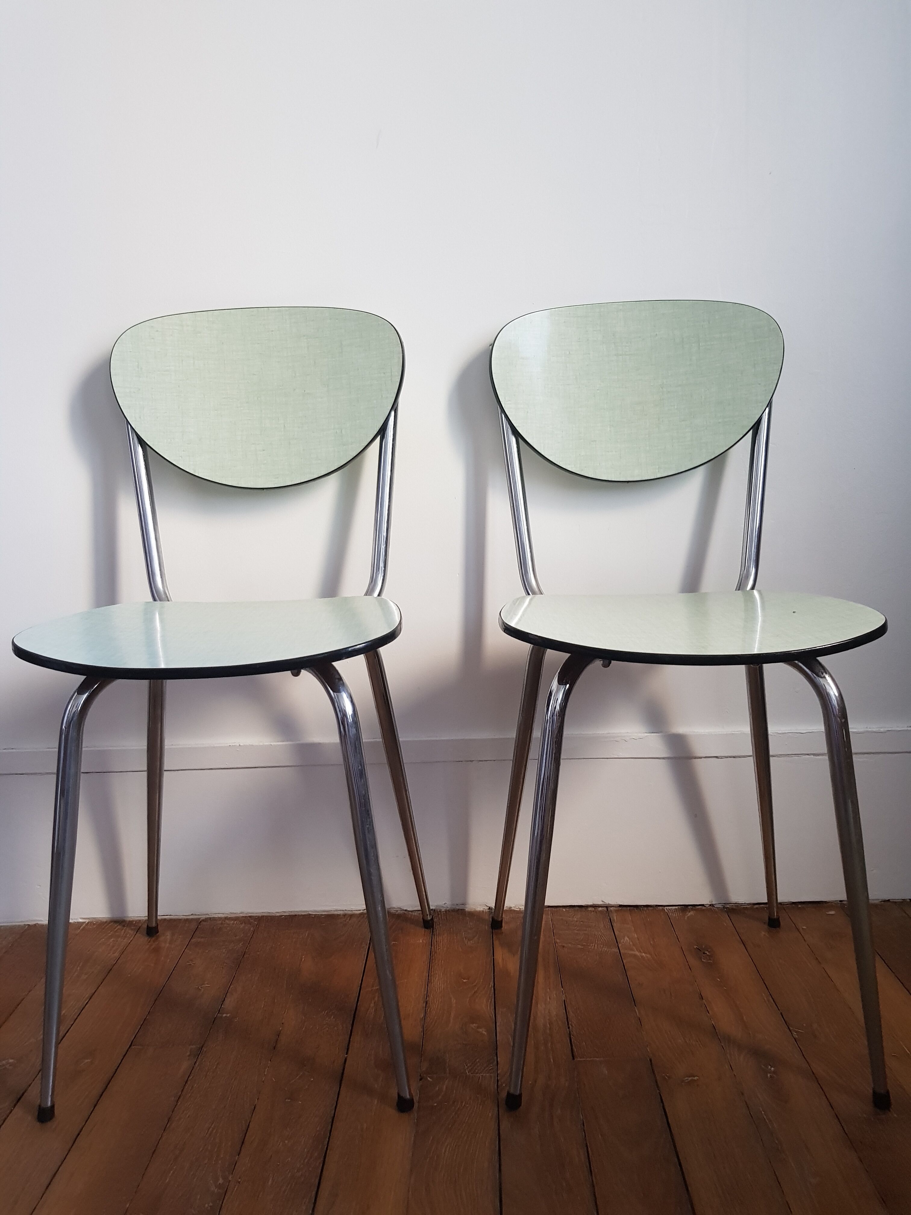 Set of 2 formica chairs