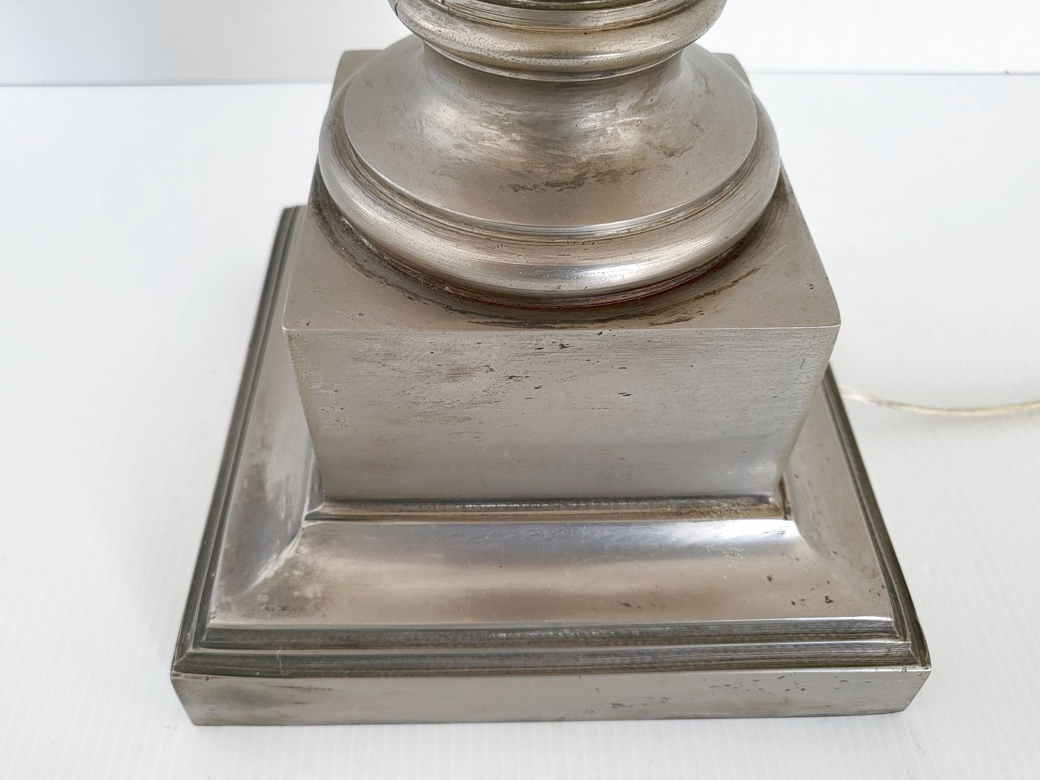 Lampe colonne ionique vintage 1970