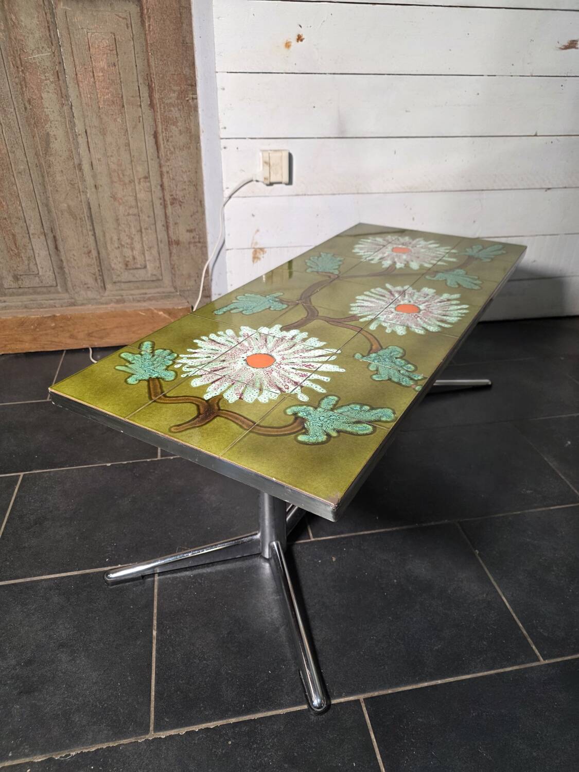 Vintage coffee table in glazed ceramic from the 1960s.