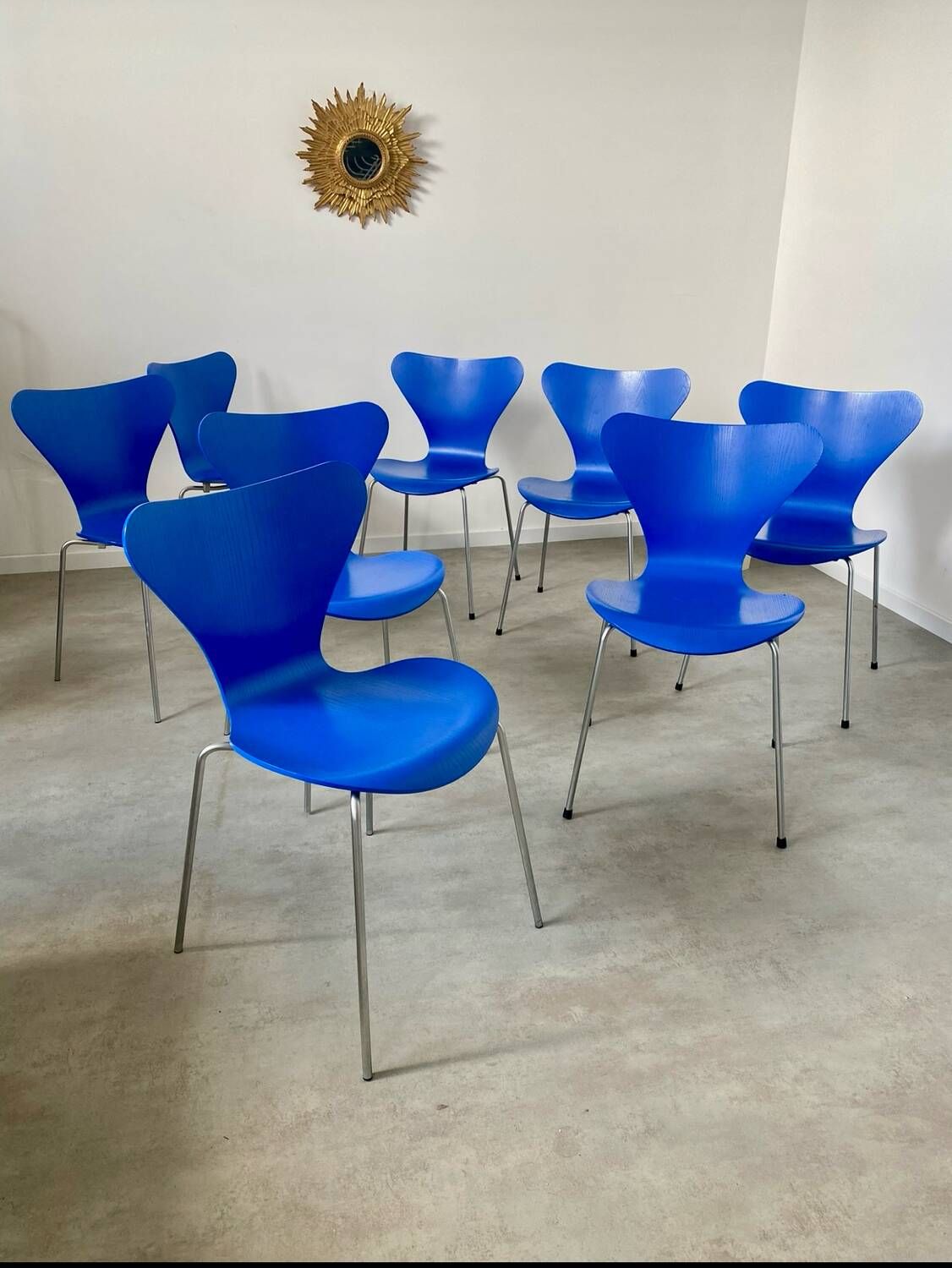 Lot 8 blue chairs series 7 design Arne Jacobsen for Fritz Hansen Denmark vintage