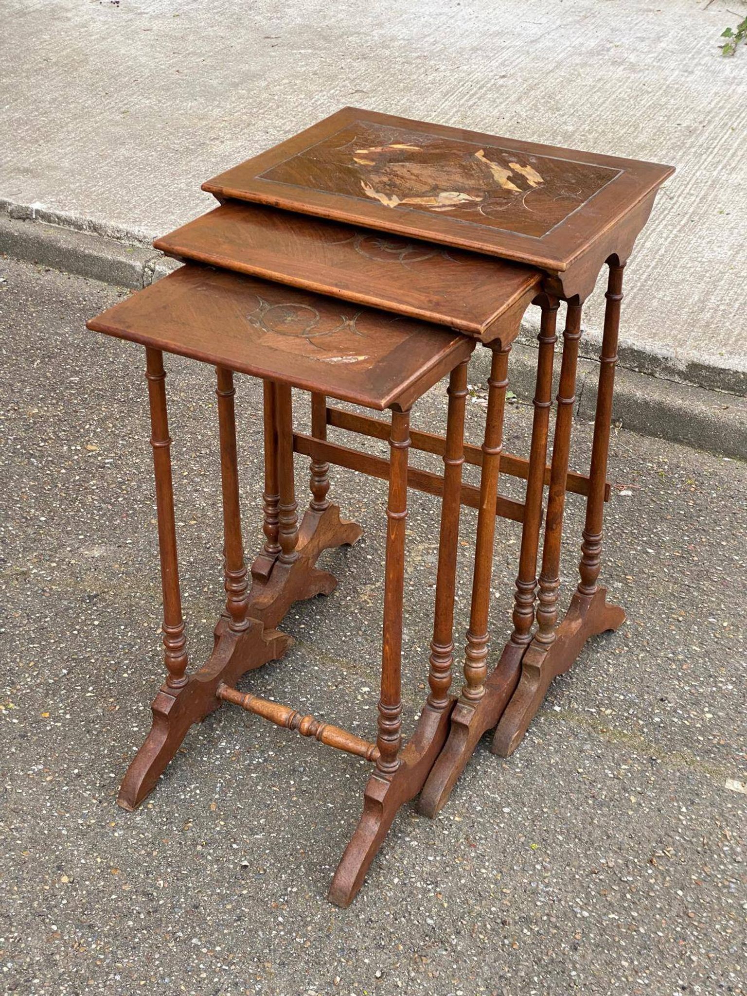3 nesting tables in Art Nouveau style, made of solid wood and marquetry from the 19th century.