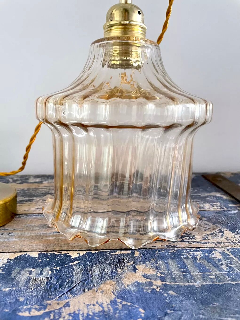 Set of two new electrified gold suspensions