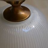 Suspension in striated glass and gilded metal