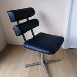 Set of 4 1970s hairdresser chairs in Space Age style.