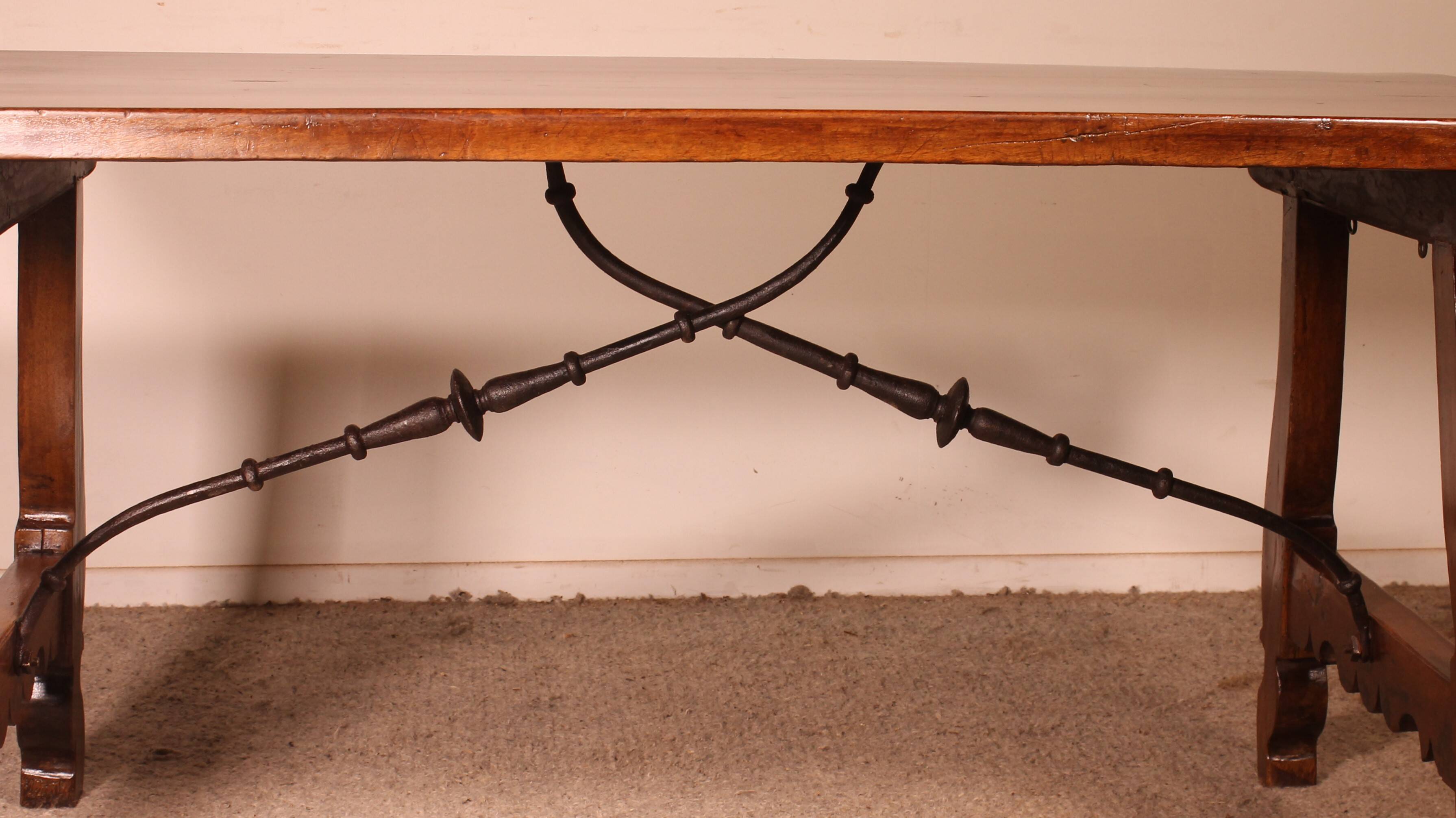 Spanish Table in Walnut from the 17th Century