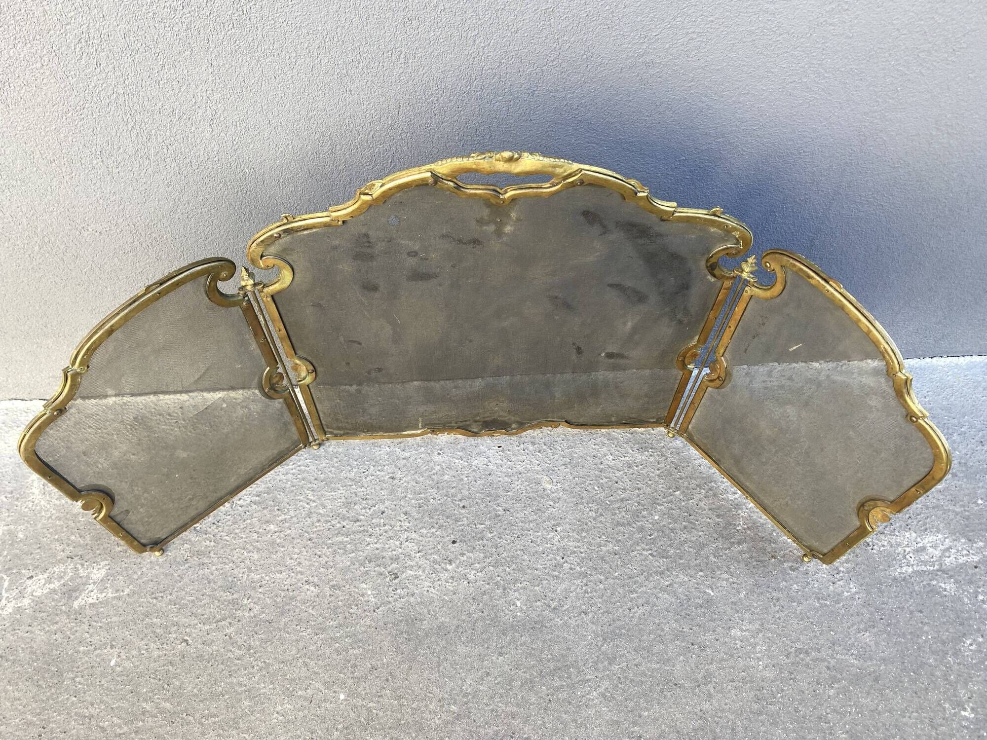 19th century fireplace fire guard by Bouhon Frères in bronze, French spark guard 1880