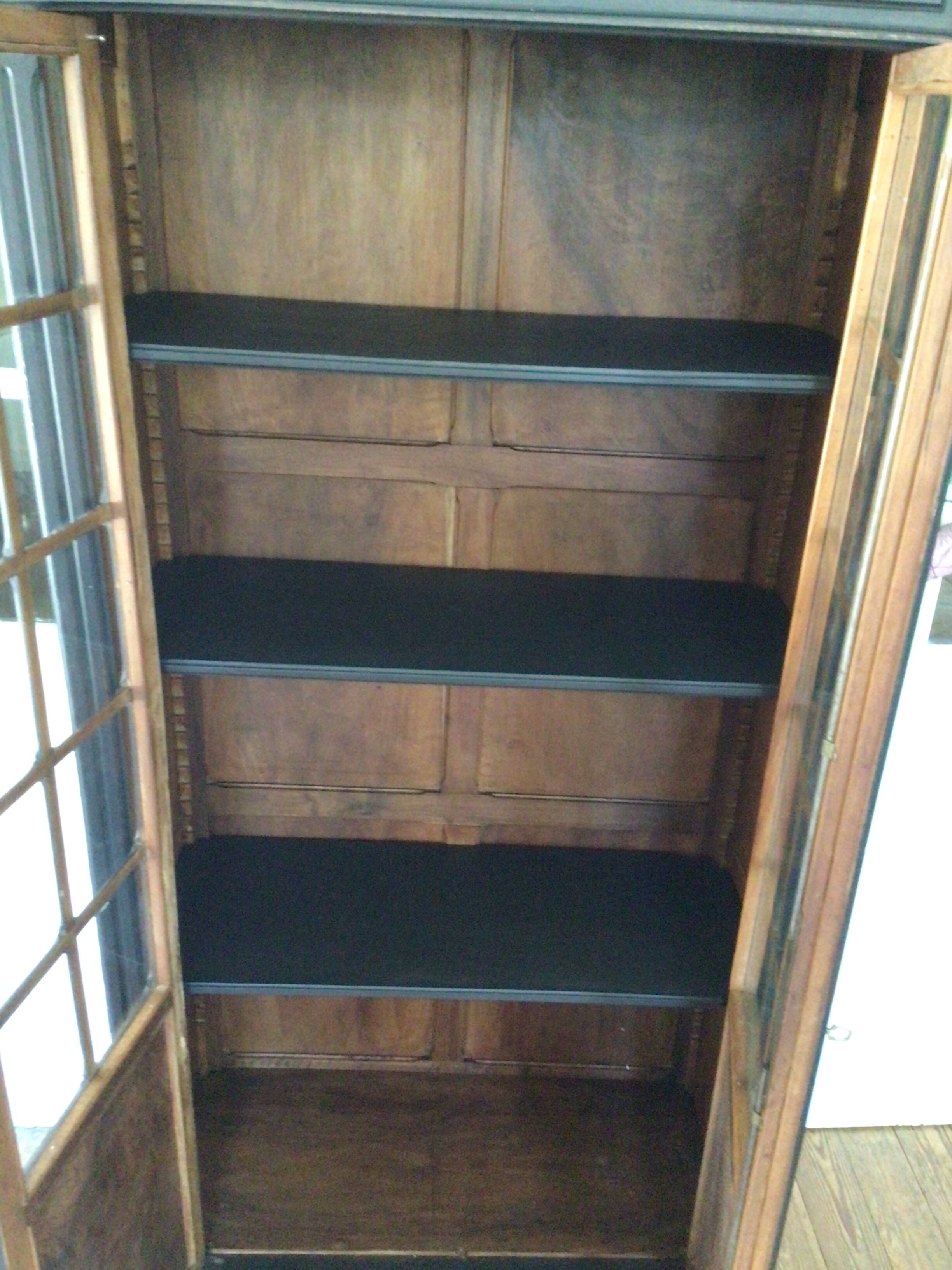 Parisian showcase cabinet