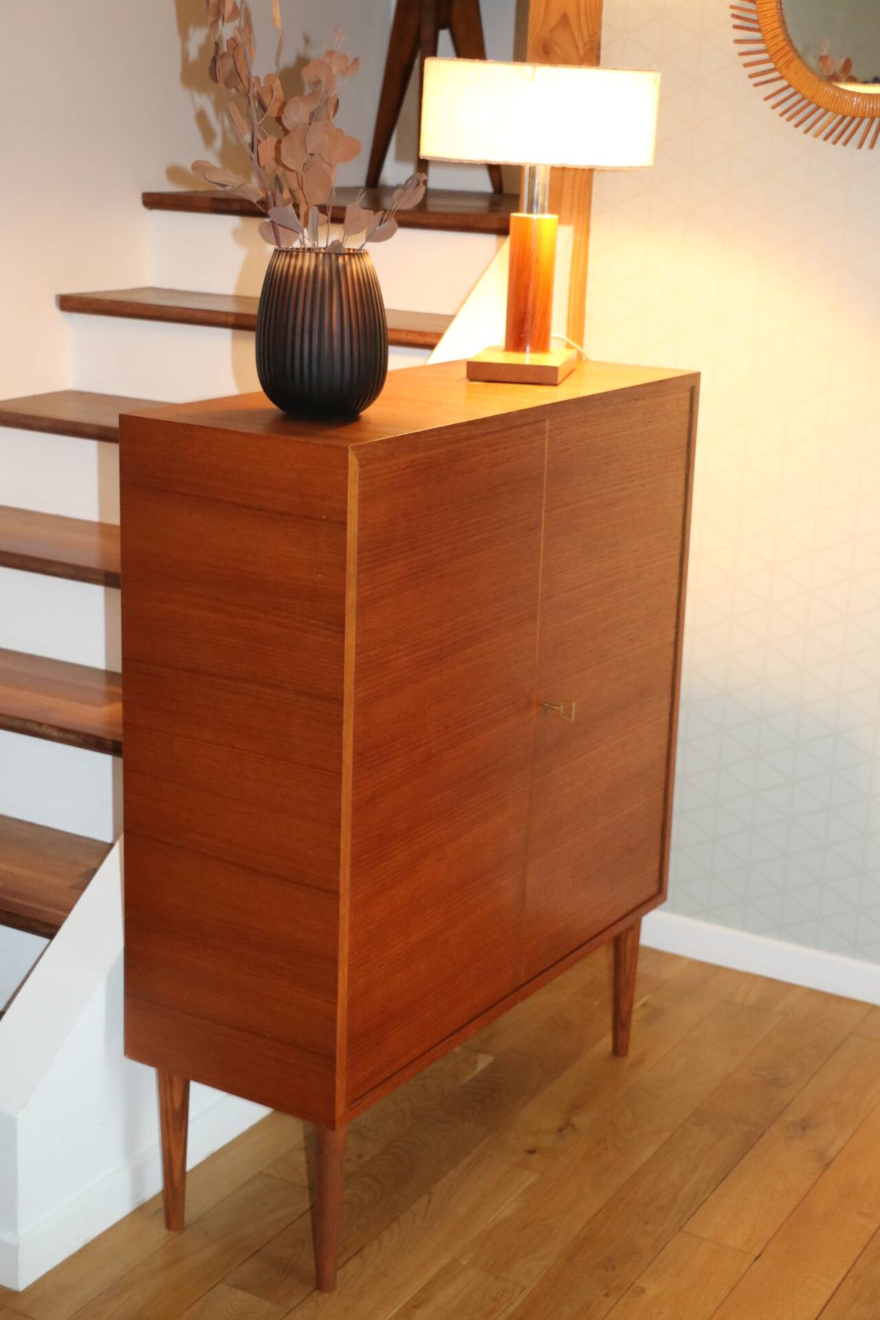 Console sideboard with 2 doors